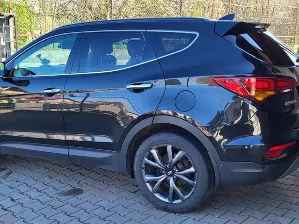 Hyundai Santa Fe III