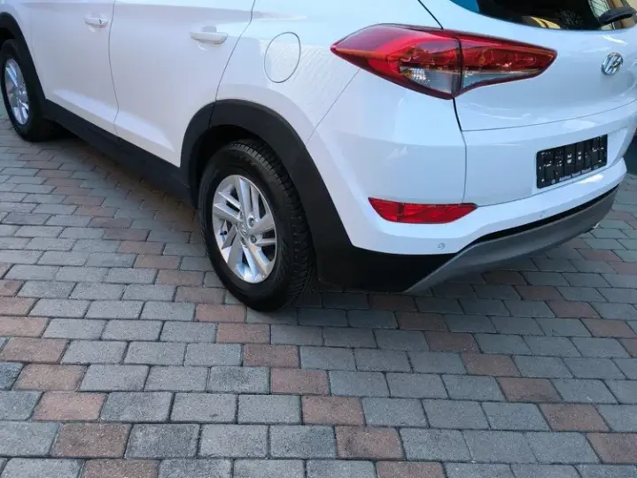 Hyundai Tucson III 2.0 CRDI 4WD Advantage