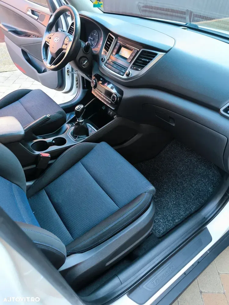 Hyundai Tucson III 2.0 CRDI 4WD Advantage — imagine 6
