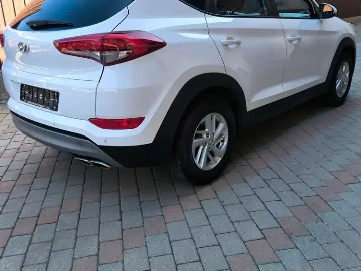 Hyundai Tucson III 2.0 CRDI 4WD Advantage