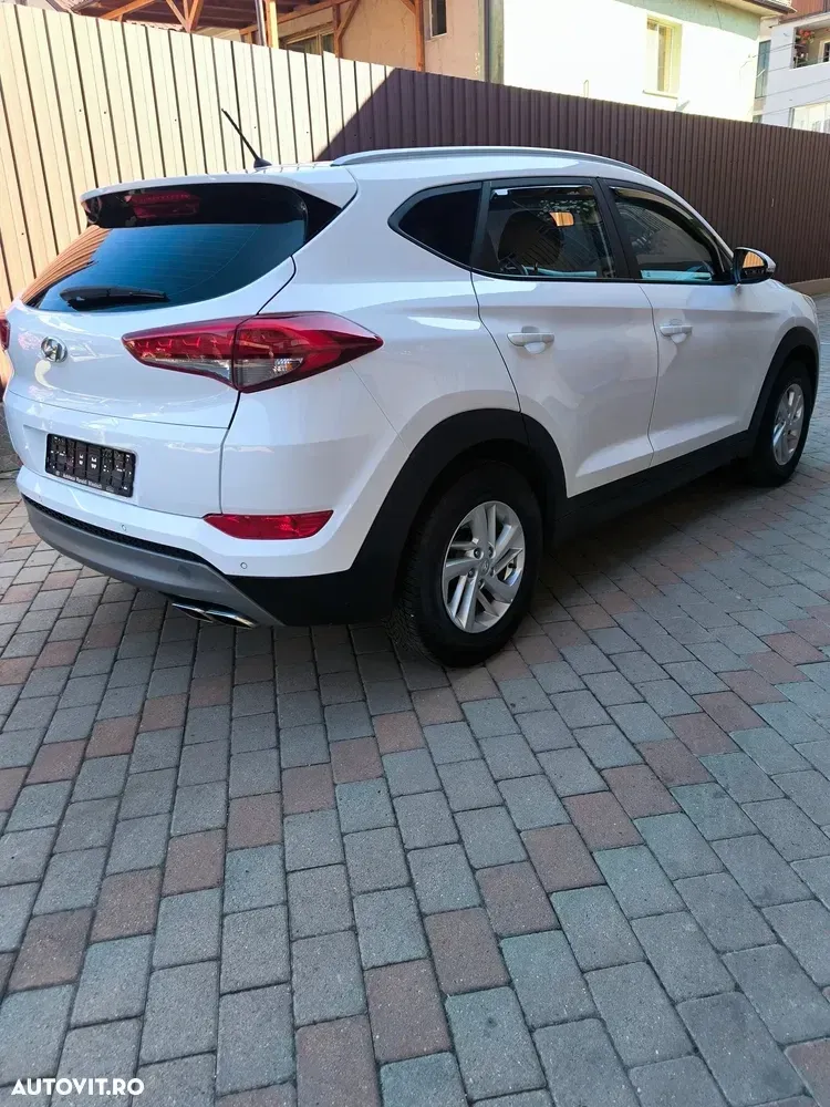 Hyundai Tucson III 2.0 CRDI 4WD Advantage — imagine 5