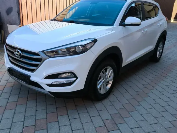 Hyundai Tucson III 2.0 CRDI 4WD Advantage