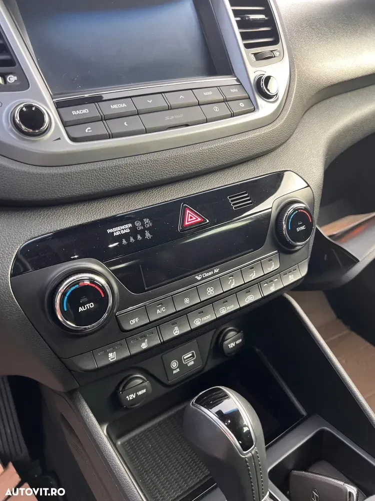 Hyundai Tucson III 2.0 CRDI 4WD 6AT Premium+ Design Pack — imagine 5