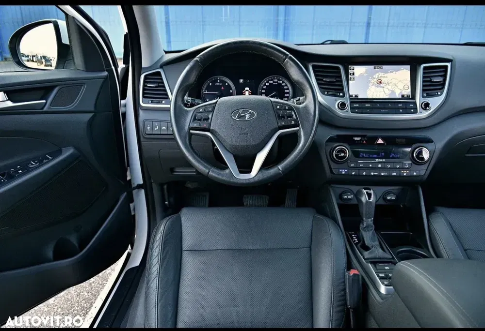 Hyundai Tucson III 2.0 CRDI 4WD 6AT Premium+ Design Pack — imagine 3