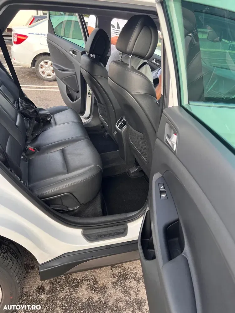 Hyundai Tucson III 2.0 CRDI 4WD 6AT Premium+ Design Pack — imagine 6