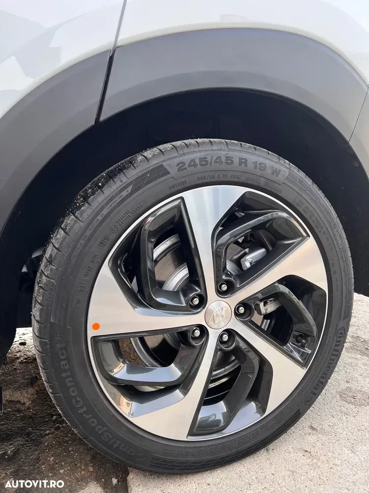 Hyundai Tucson III 2.0 CRDI 4WD 6AT Premium+ Design Pack — imagine 4