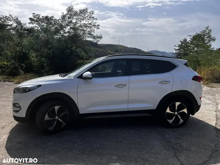 Hyundai Tucson III 2.0 CRDI 4WD 6AT Luxury+