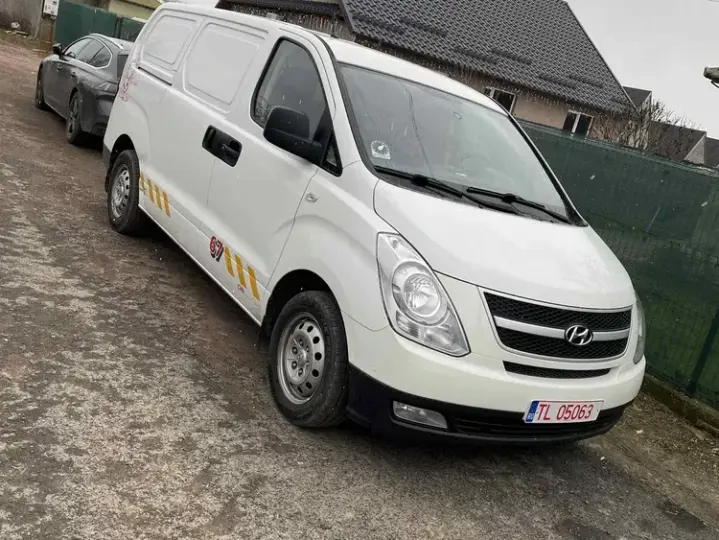 Hyundai H-1