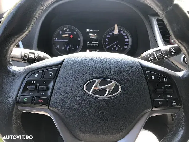 Hyundai Tucson III 2.0 CRDI 4WD 6AT Luxury+ — imagine 3