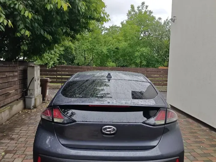 Hyundai IONIQ 1.6 GDI Premium