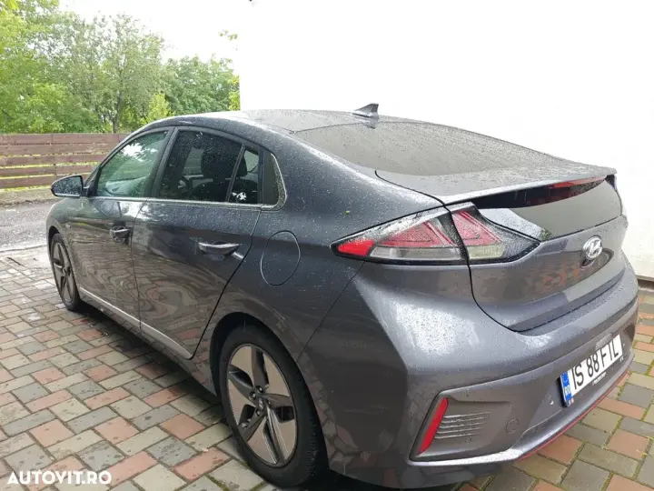 Hyundai IONIQ 1.6 GDI Premium