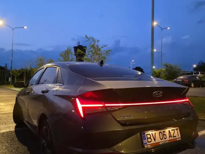 Hyundai Elantra 1.6 l 123 CP CVT Highway