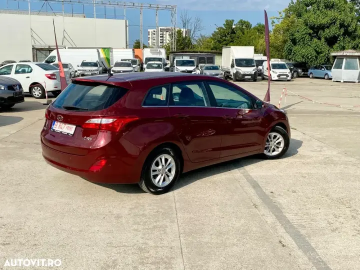Hyundai i30 blue 1.6 CRDi Classic