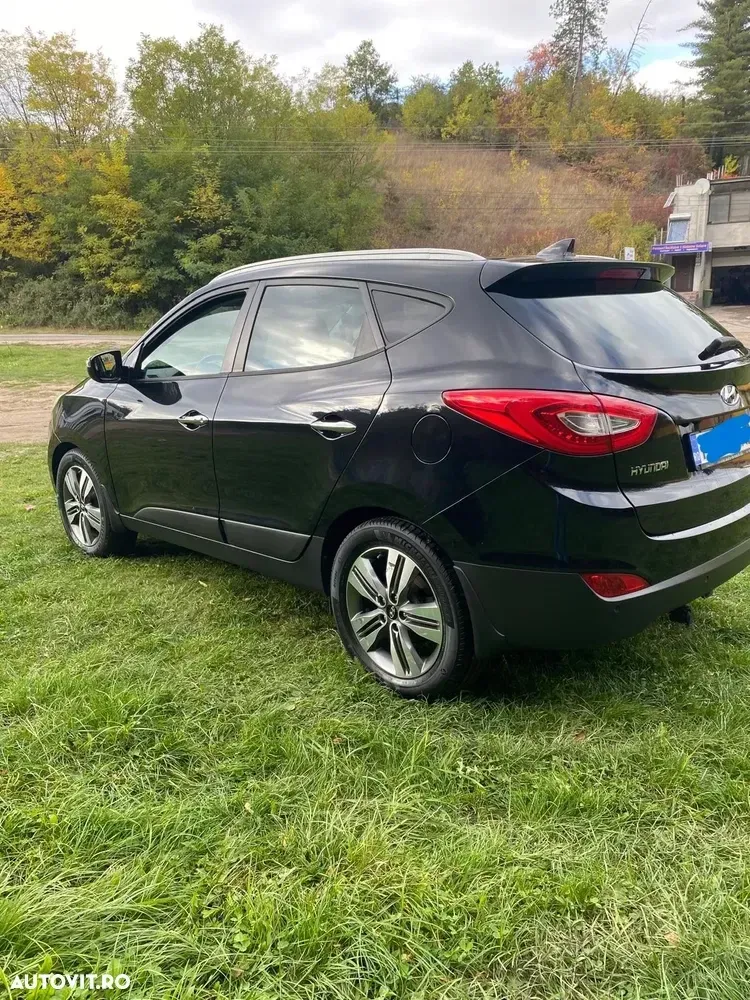 Hyundai ix35 2.0 CRDI 4WD Automatik Finale Gold — imagine 2