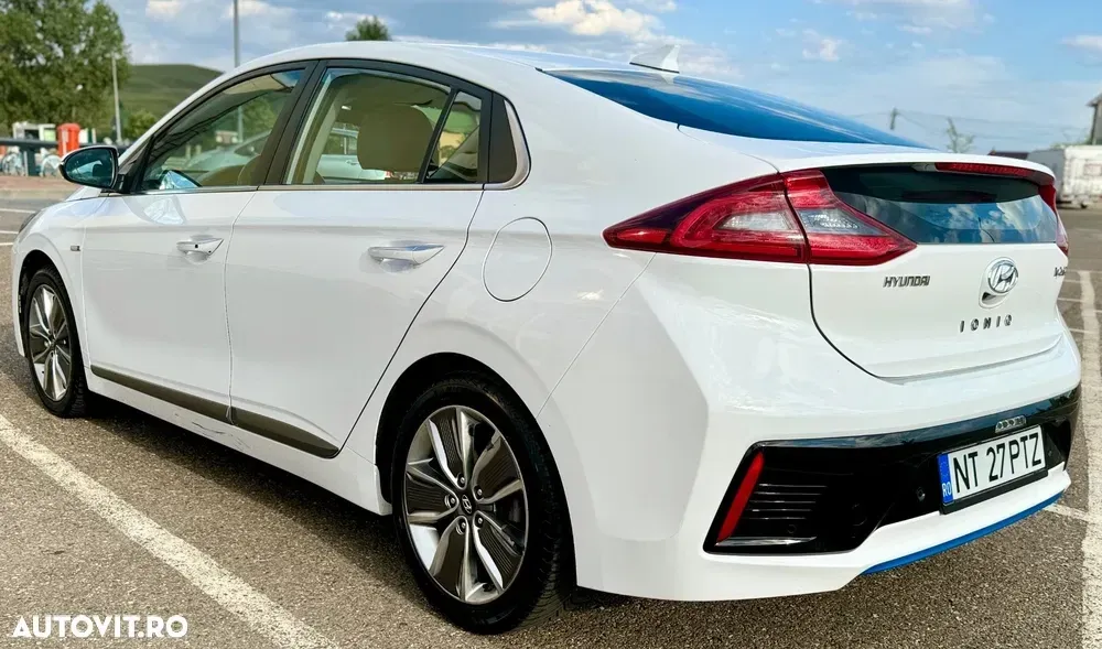 Hyundai IONIQ 141CP Exclusive — imagine 4