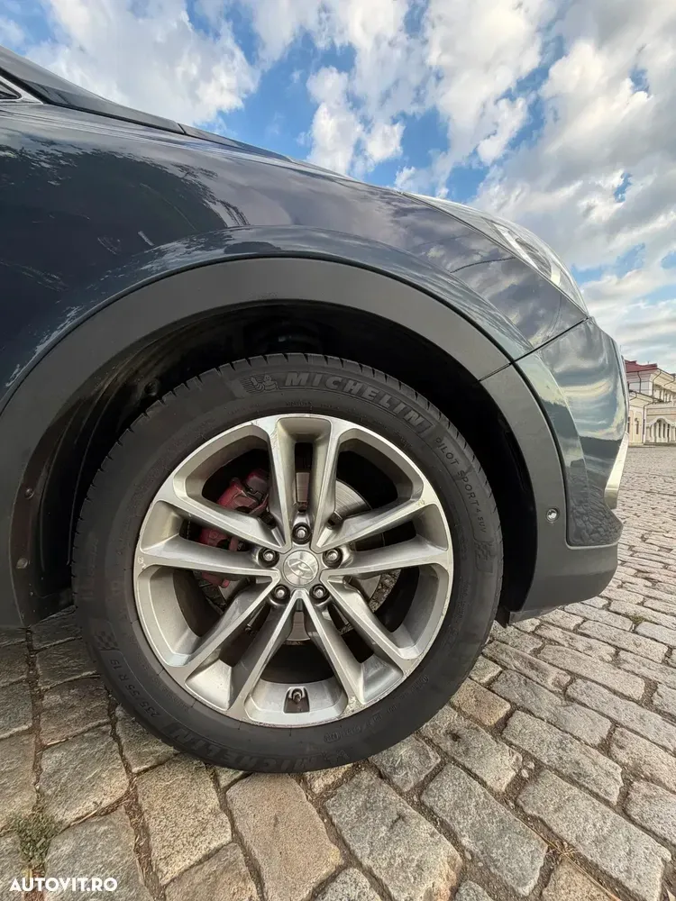 Hyundai Santa Fe — imagine 3