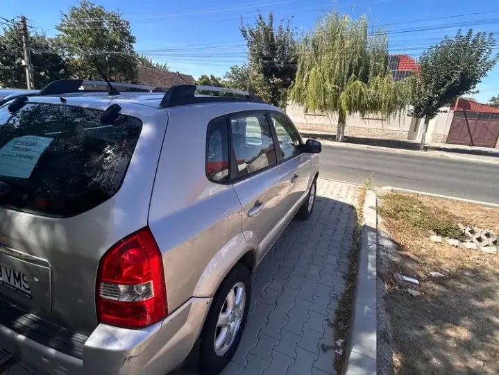 Hyundai Tucson I 2.0 CRDI VGT GLS 2WD MT CLASSIC