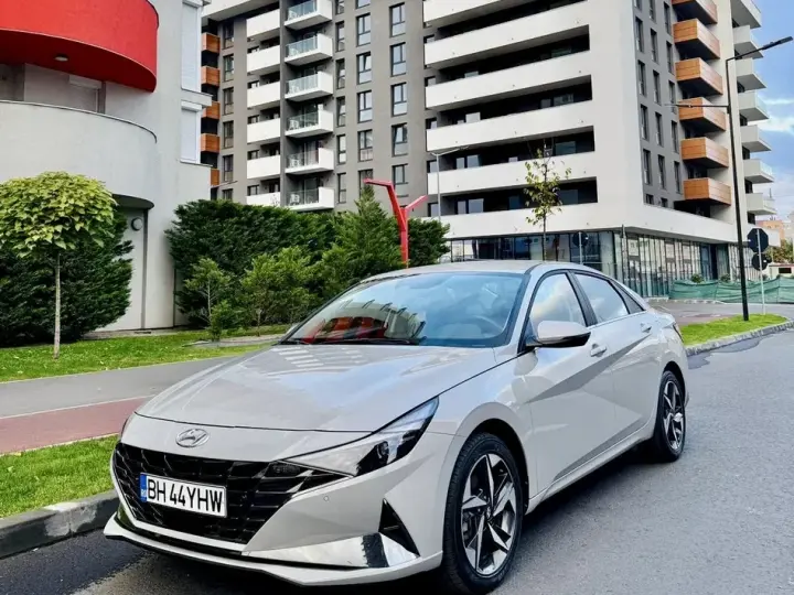 Hyundai Elantra VII