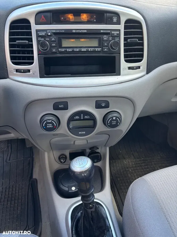 Hyundai Accent MC 1.5 CRDI 4DR GL COMFORT — imagine 5