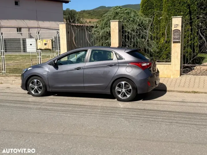 Hyundai i30 II