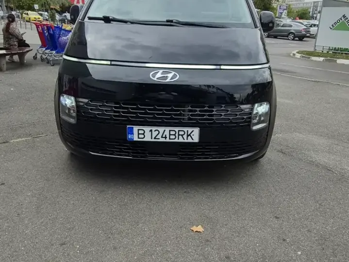 Hyundai Staria 1.6I 215CP 6AT 9 locuri HEV Premium