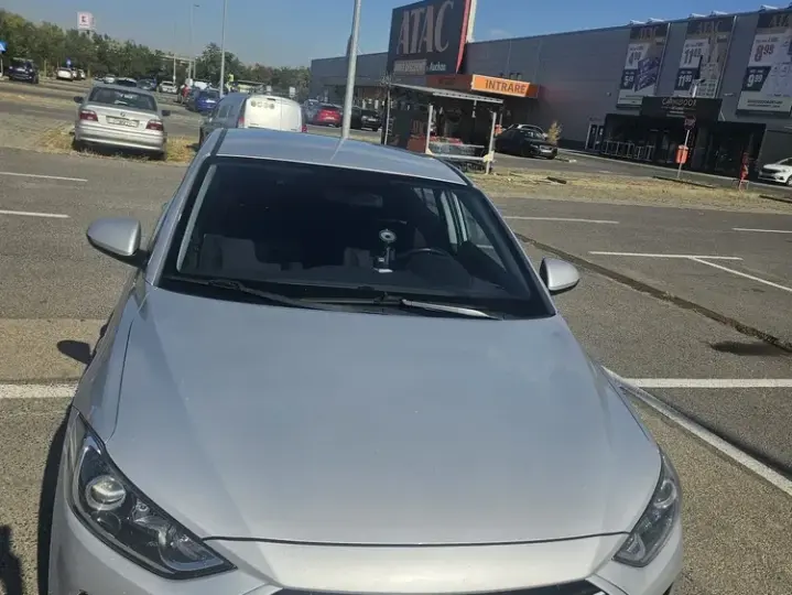 Hyundai Elantra 1.6 MPi Comfort