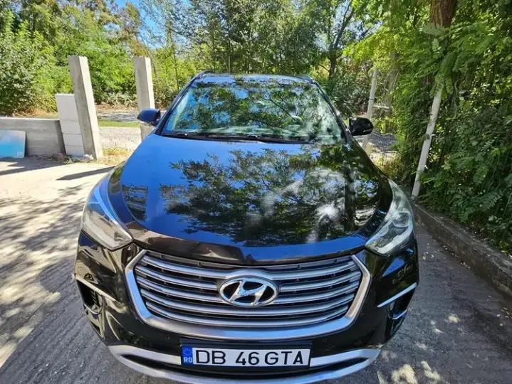 Hyundai Grand Santa Fe