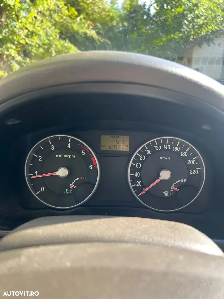 Hyundai Accent III — imagine 6