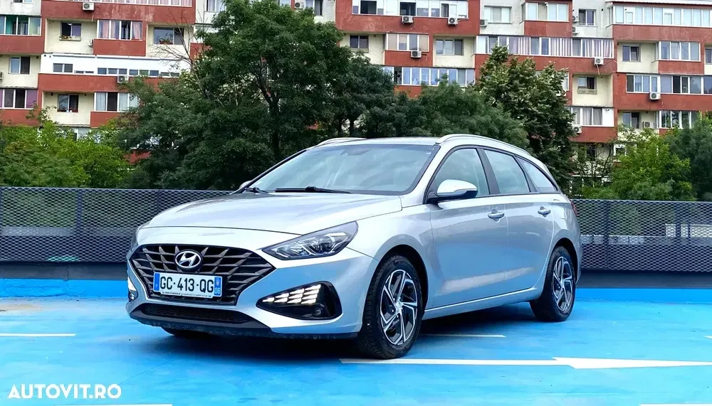 Hyundai i30 1.6 CRDI DCT Select — imagine 3