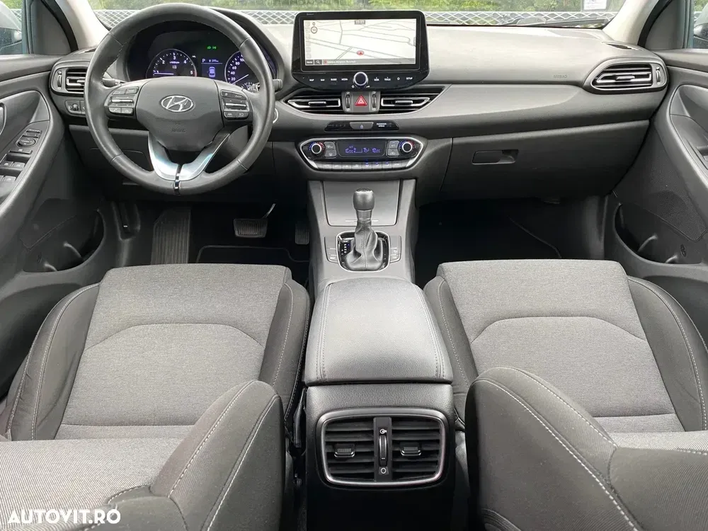 Hyundai i30 1.6 CRDI DCT Select — imagine 6