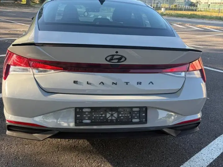 Hyundai Elantra VII