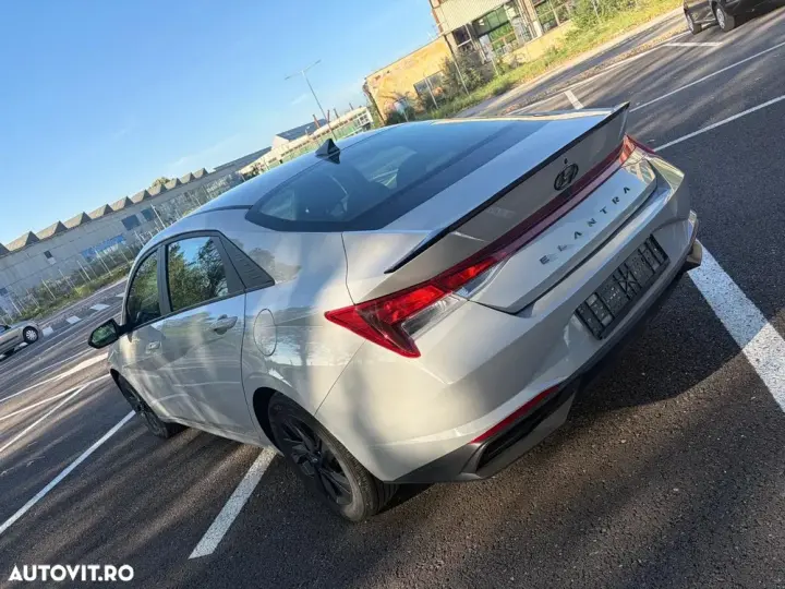 Hyundai Elantra VII