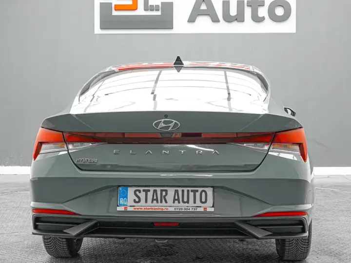 Hyundai Elantra 1.6 l 123 CP CVT Exclusive Navi