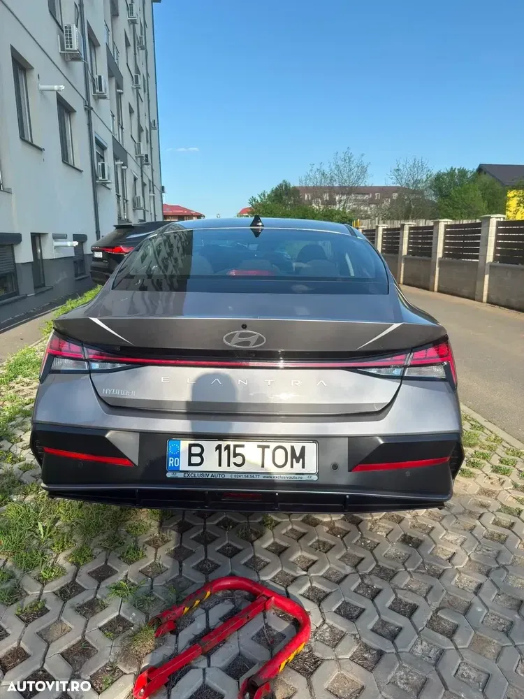 Hyundai Elantra VII 1.6 l 123 CP CVT Exclusive Navi — imagine 4