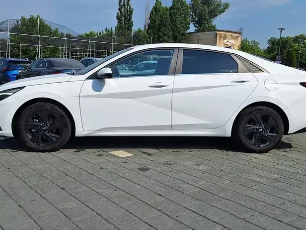 Hyundai Elantra 1.6 l 123 CP CVT Highway