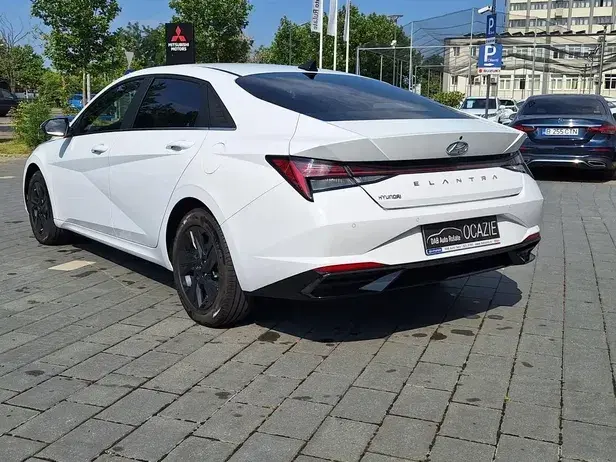 Hyundai Elantra 1.6 l 123 CP CVT Highway