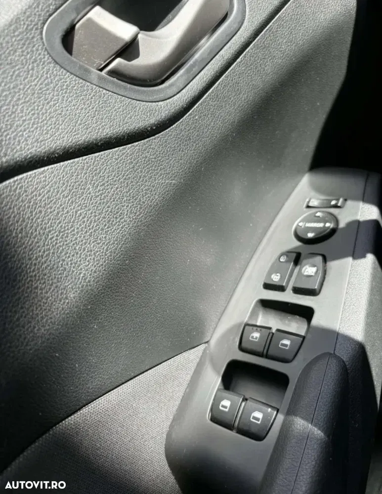 Hyundai Accent V — imagine 4