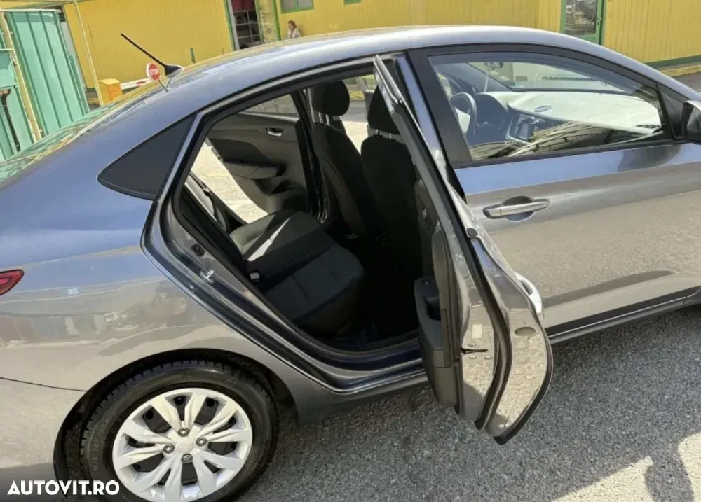 Hyundai Accent V — imagine 3