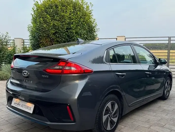 Hyundai IONIQ