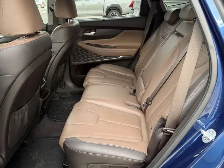 Hyundai Santa Fe IV 2.2 CRDi 4WD 8AT Luxury