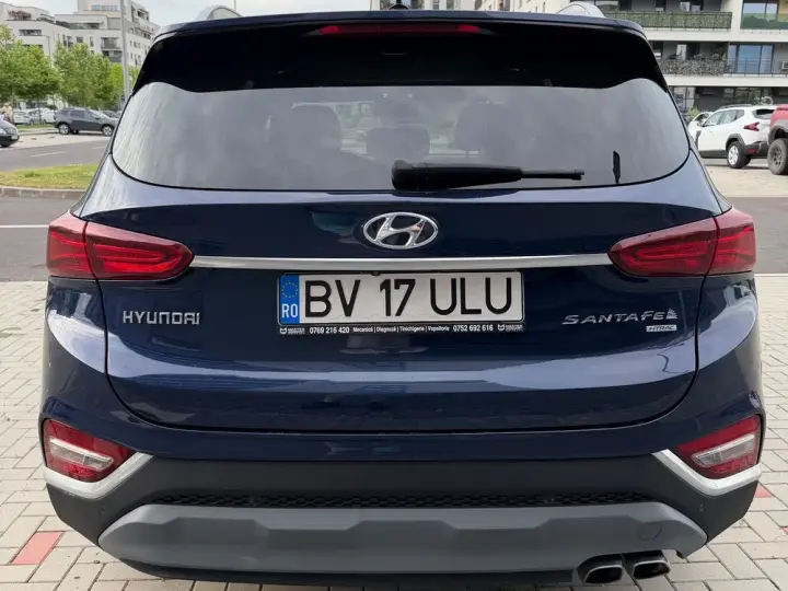 Hyundai Santa Fe IV 2.2 CRDi 4WD 8AT Luxury