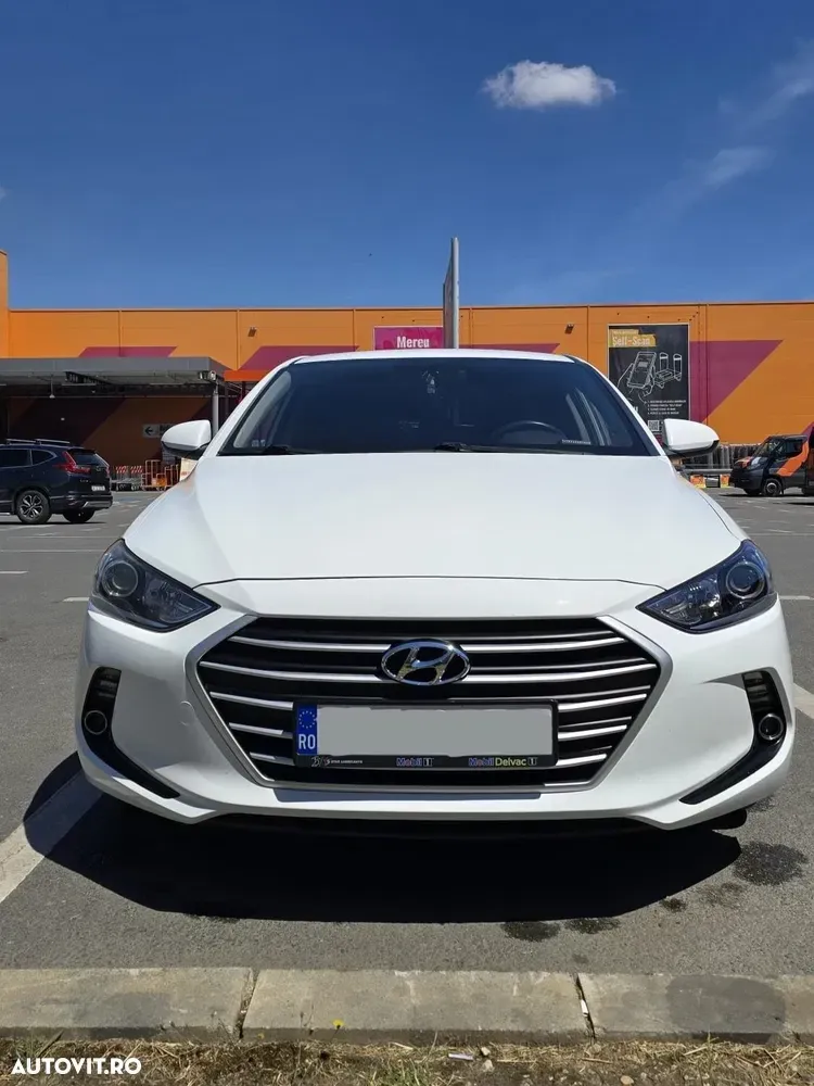 Hyundai Elantra VI 1.6 CRDI Comfort — imagine 5