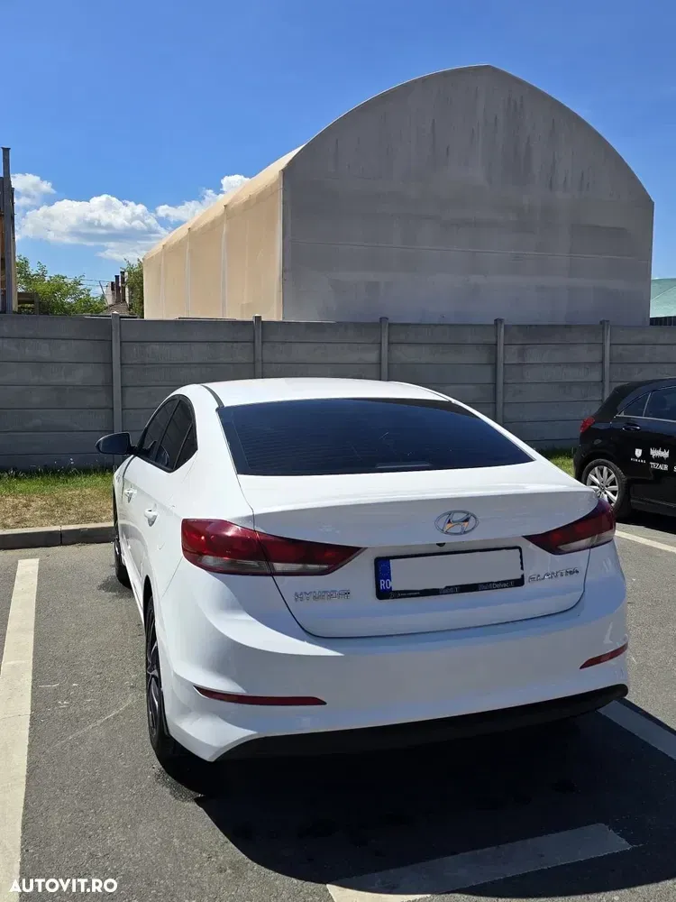 Hyundai Elantra VI 1.6 CRDI Comfort — imagine 2