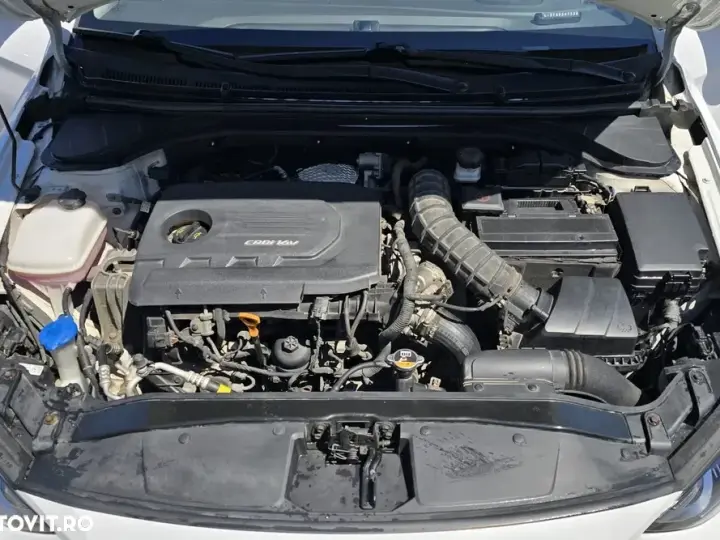 Hyundai Elantra VI 1.6 CRDI Comfort
