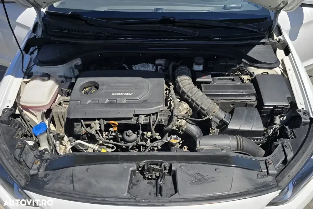 Hyundai Elantra VI 1.6 CRDI Comfort — imagine 6