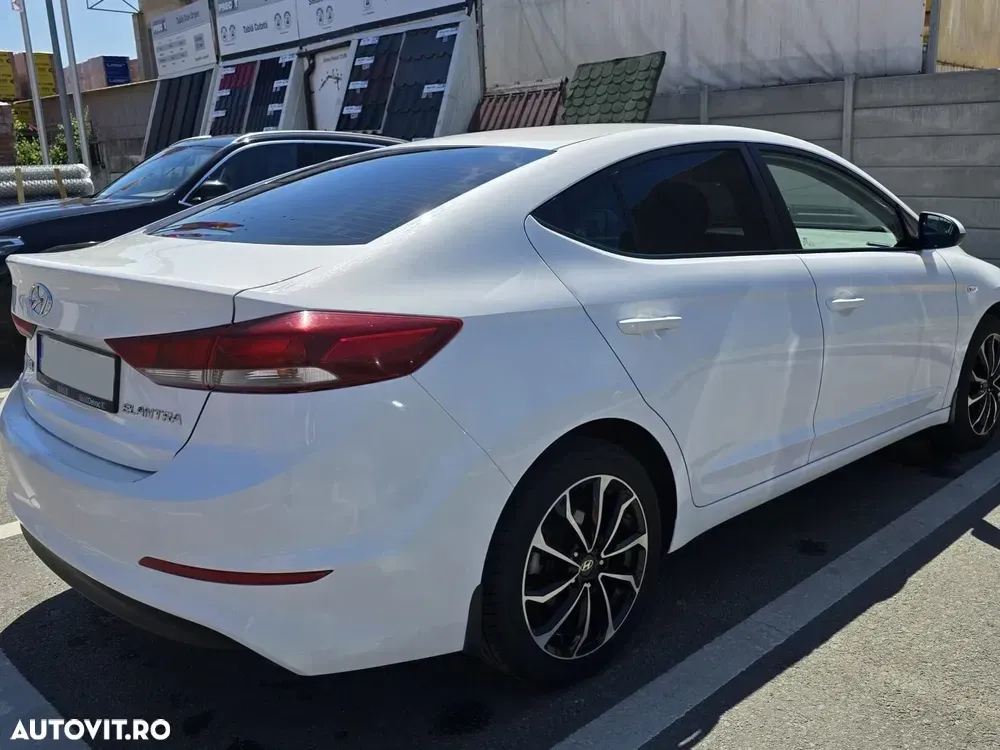 Hyundai Elantra VI 1.6 CRDI Comfort — imagine 3
