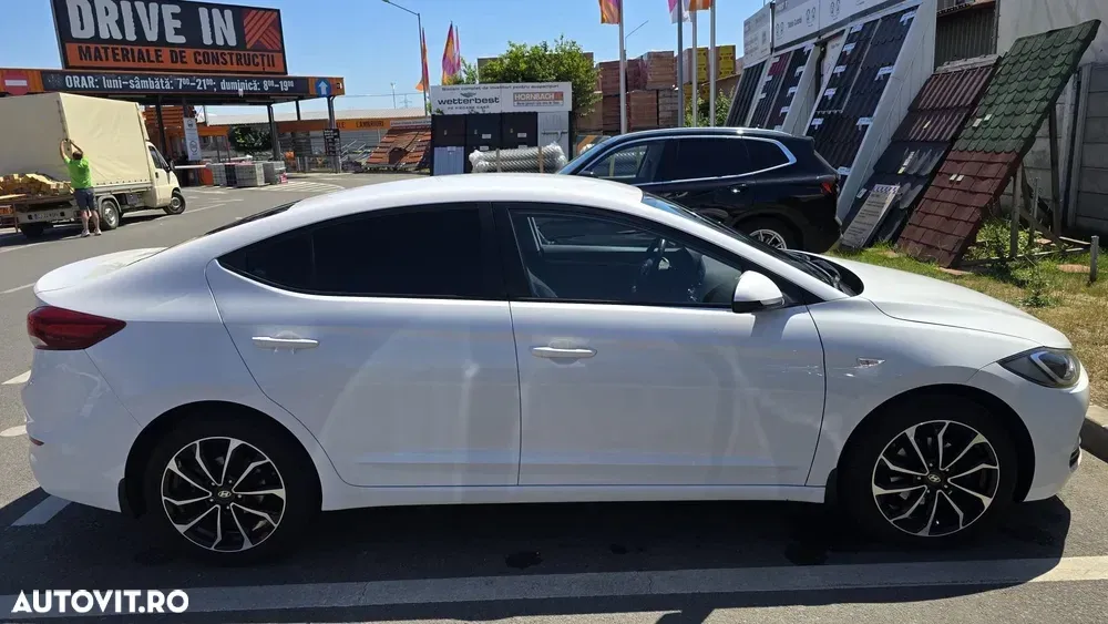 Hyundai Elantra VI 1.6 CRDI Comfort — imagine 4