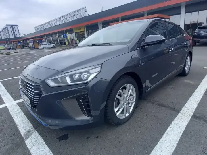 Hyundai IONIQ
