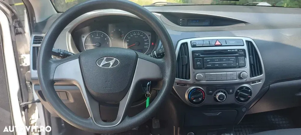Hyundai i20 1.2 Comfort — imagine 4