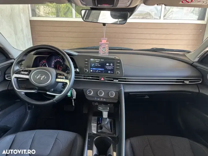Hyundai Elantra 1.6 l 123 CP CVT Highway